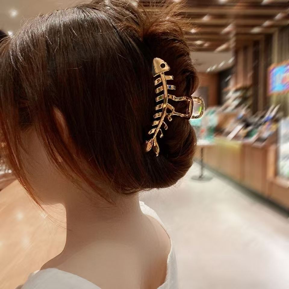 Metal Fishbone Hair Clip – Stylish Hair Accessory for Women - Image 5