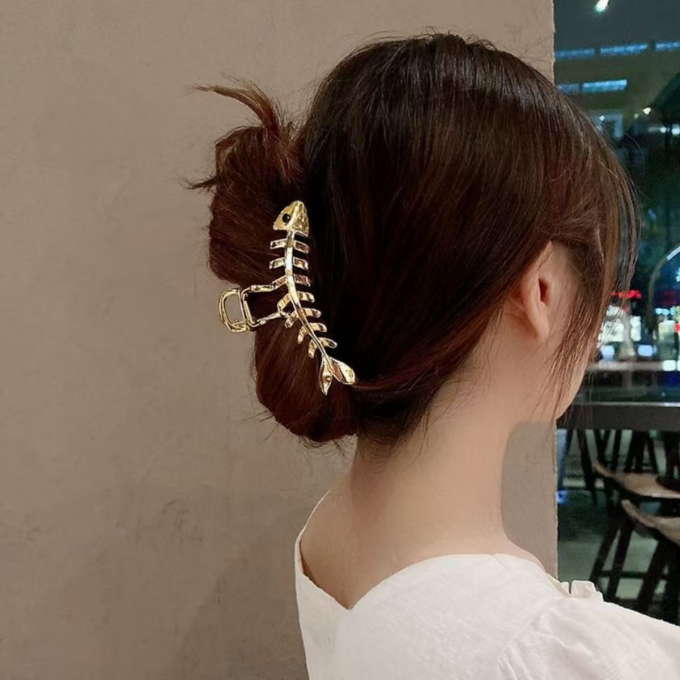 Metal Fishbone Hair Clip – Stylish Hair Accessory for Women - Image 2